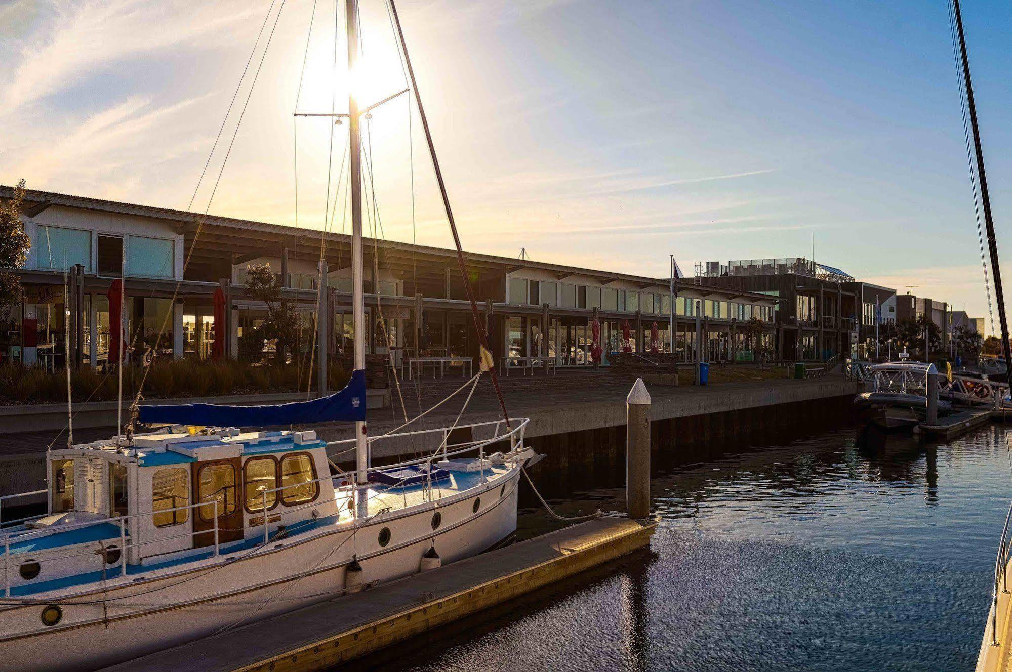 Point Lonsdale Holiday Apartments (Adults Only) Queenscliff Exteriér fotografie
