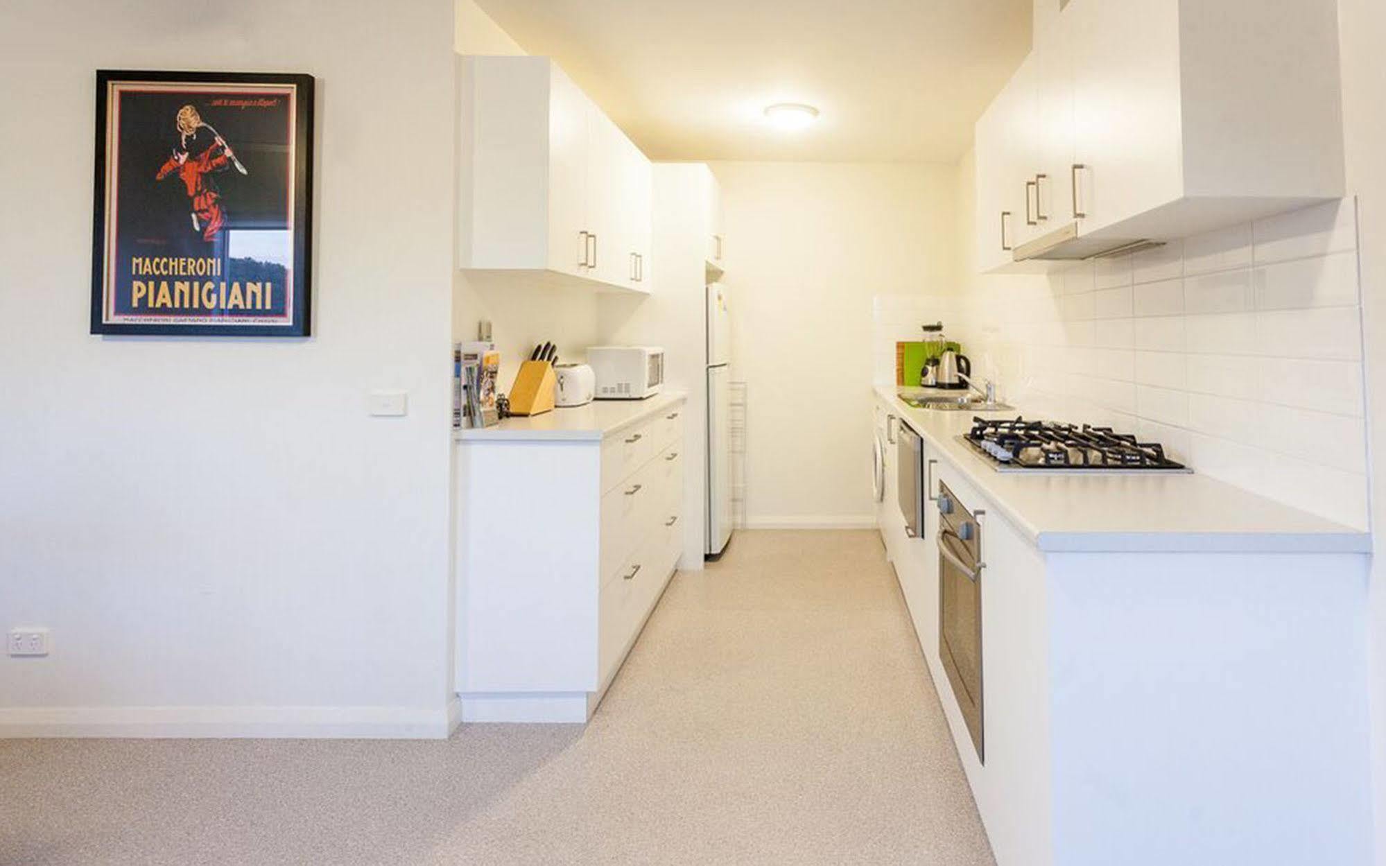 Point Lonsdale Holiday Apartments (Adults Only) Queenscliff Exteriér fotografie